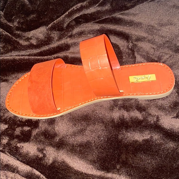Sandals - Picture 3 of 3
